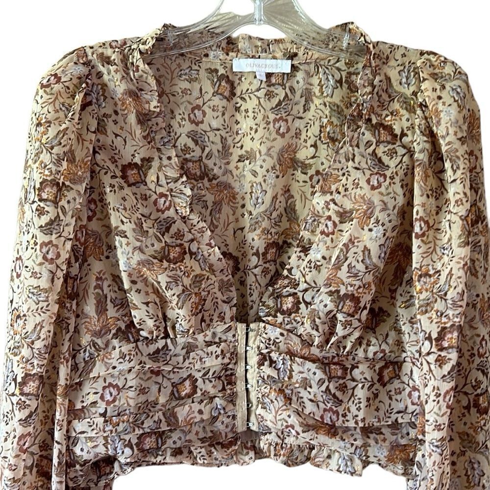 NEW Olivaceous Tan Floral Top